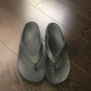 Croc flip flips size 10 Women